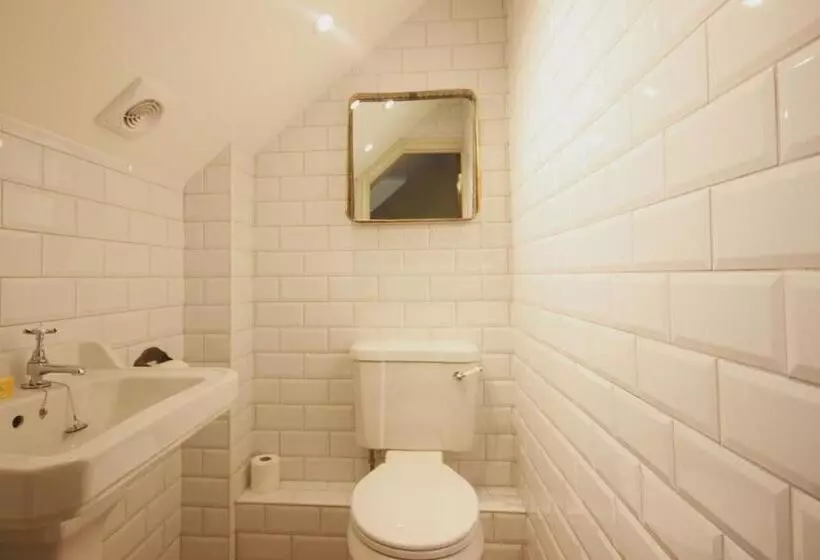 ホテル The Bell Broadway