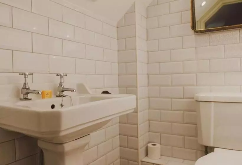 ホテル The Bell Broadway