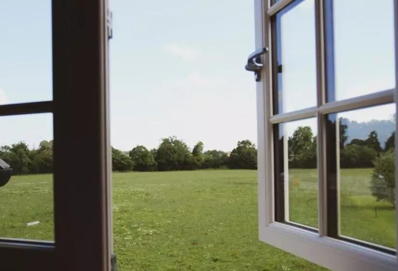 ホテル The Bell Broadway