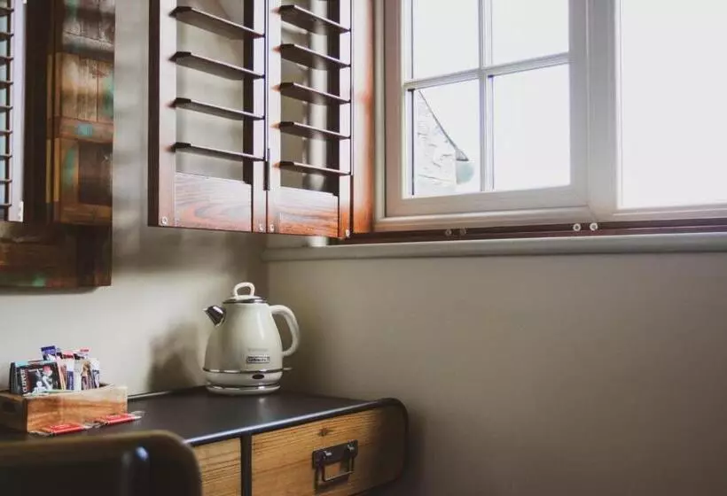 ホテル The Bell Broadway