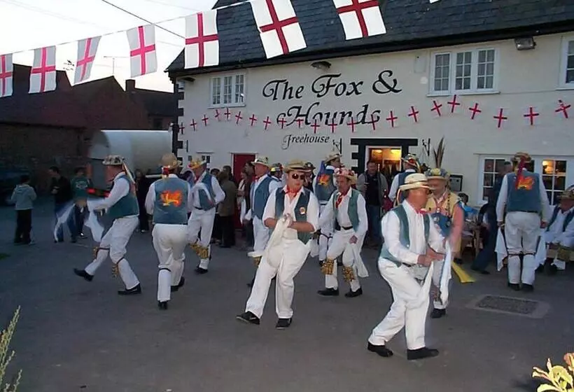 ホテル The Fox & Hounds