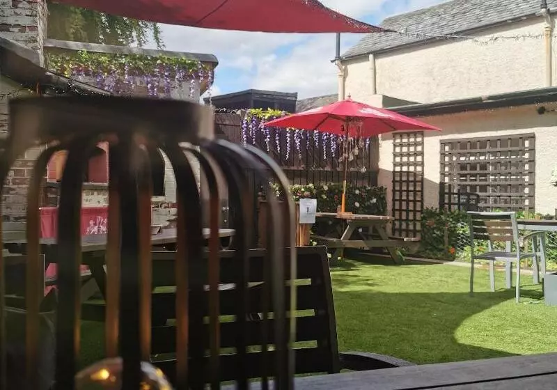 Отель The Inn At Kippen