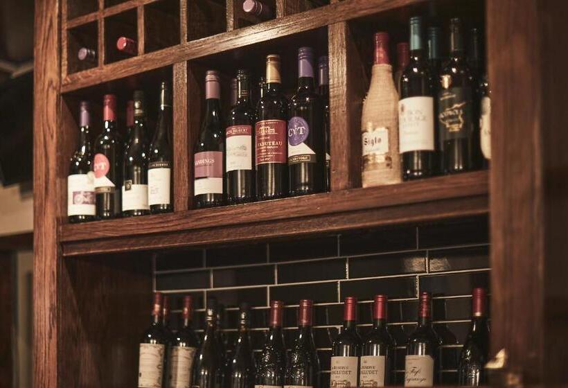 ホテル The Lord Grenfell