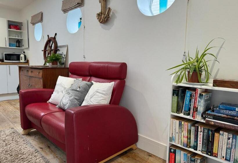 Hotel The Pilot Boat Inn, Isle Of Wight