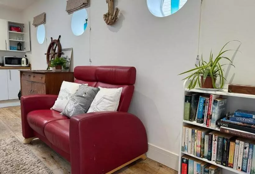 Hotelli The Pilot Boat Inn, Isle Of Wight