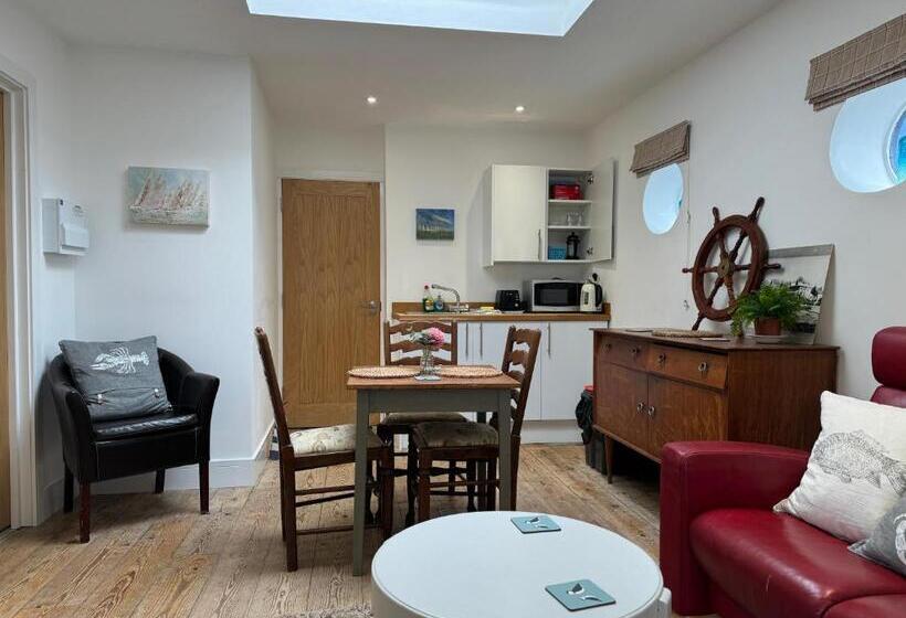 Hotel The Pilot Boat Inn, Isle Of Wight