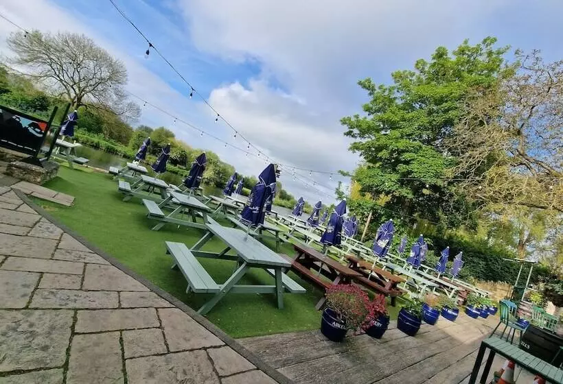 ホテル The Riverside