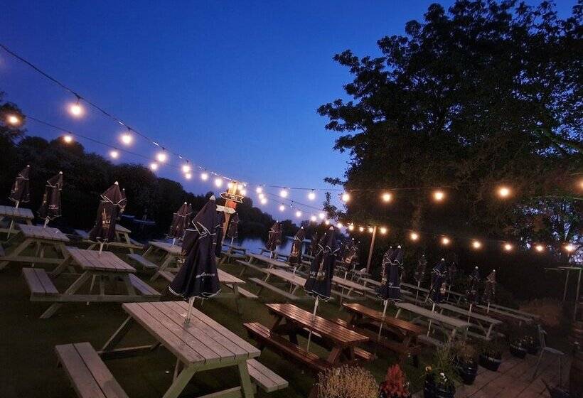 فندق The Riverside