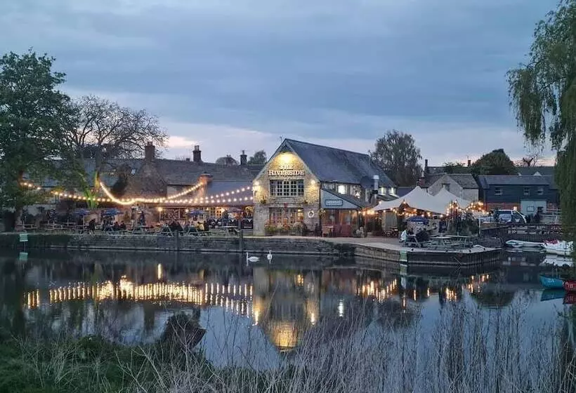 ホテル The Riverside