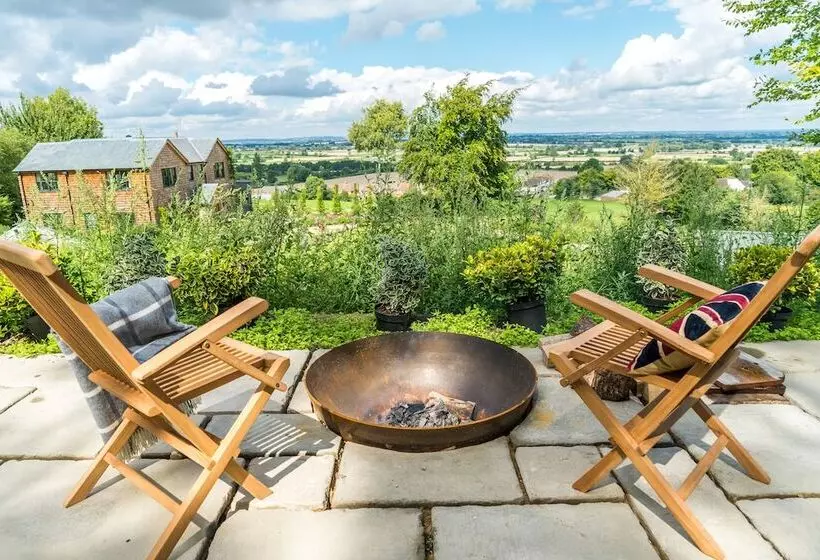 בית מלון כפרי The Three Daggers