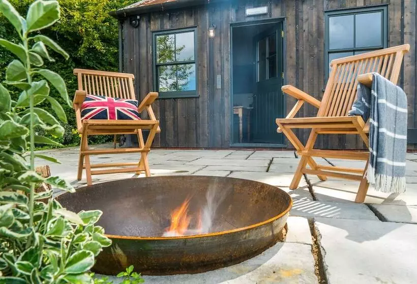 בית מלון כפרי The Three Daggers