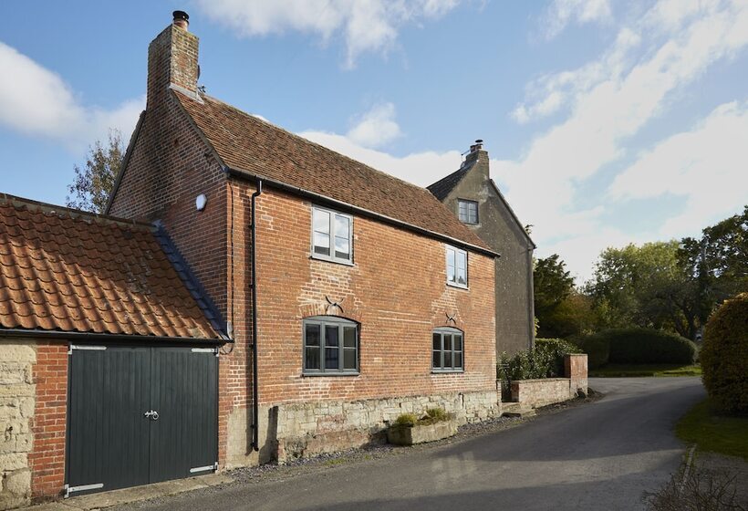 ホテル The Three Daggers