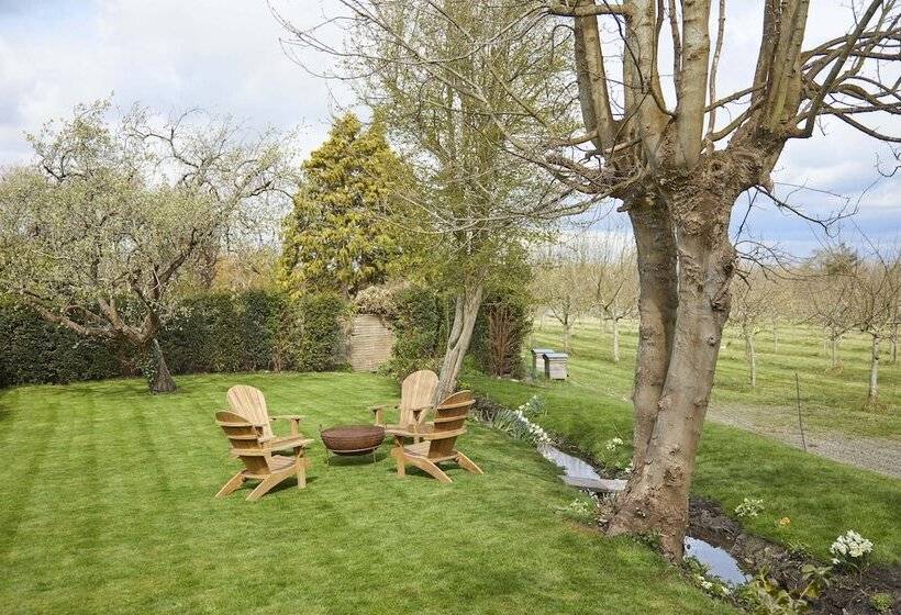 ホテル The Three Daggers