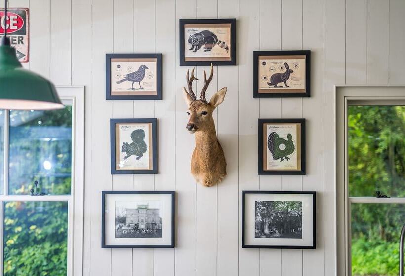 ホテル The Three Daggers