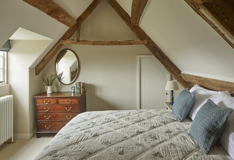 ホテル The Three Daggers