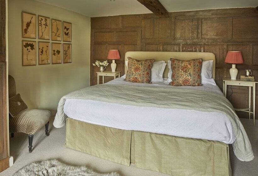 ホテル The Three Daggers