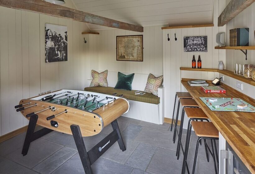 ホテル The Three Daggers