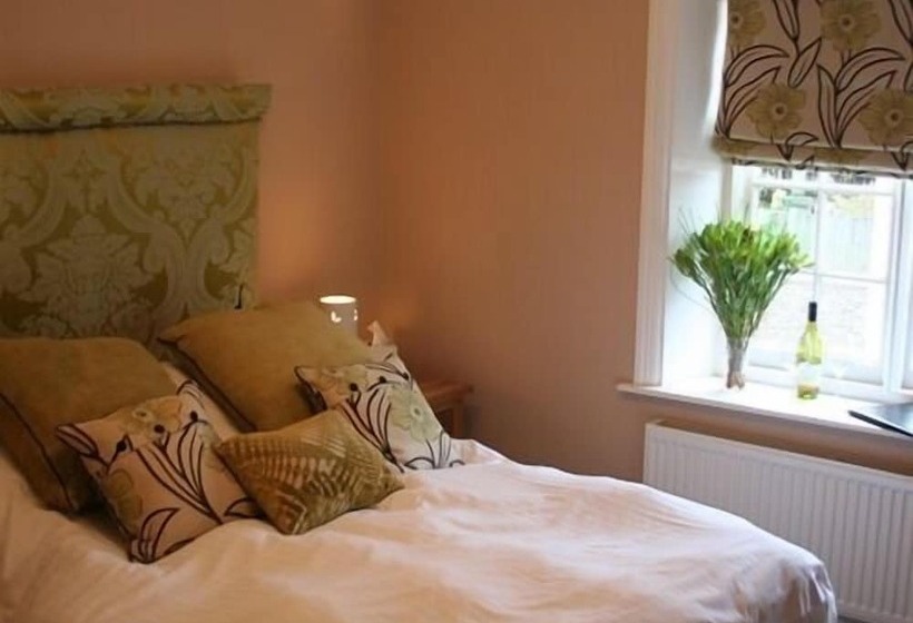 בית מלון כפרי The White Horse