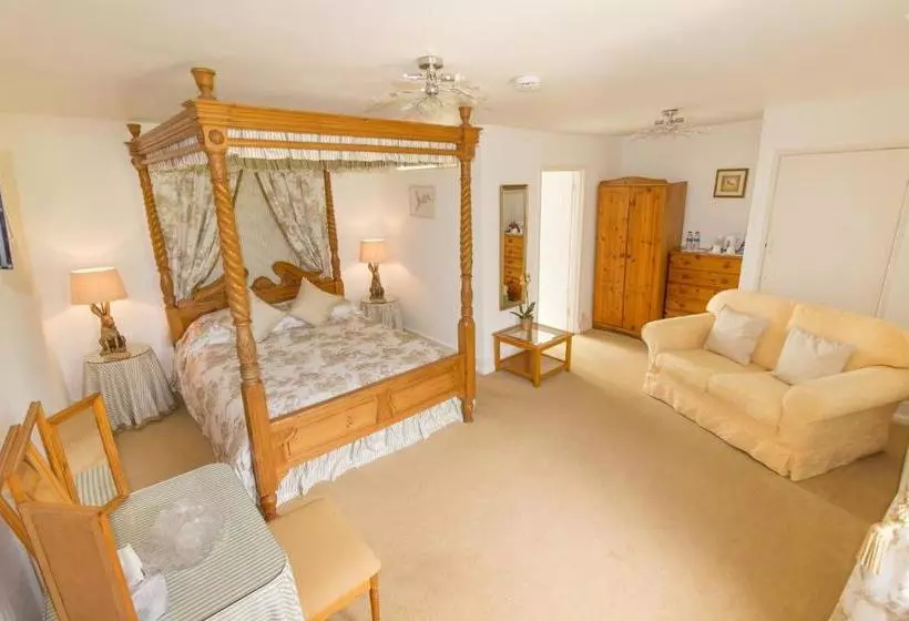 Leygreen Farmhouse Bed And Breakfast