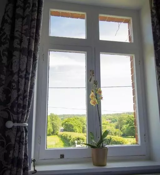 Leygreen Farmhouse Bed And Breakfast