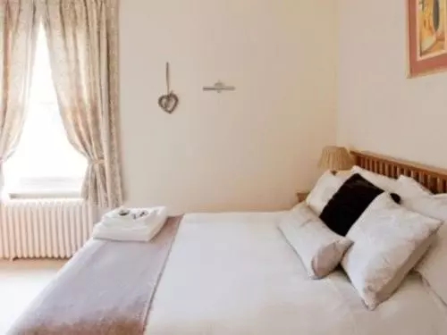 Lodge Farm House B&b