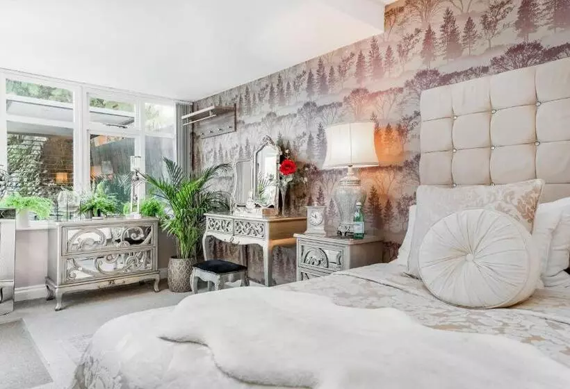 Newmarket Boutique Apartments