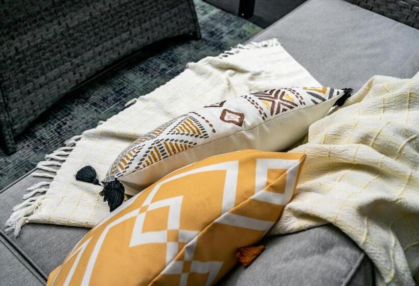 Newmarket Boutique Apartments