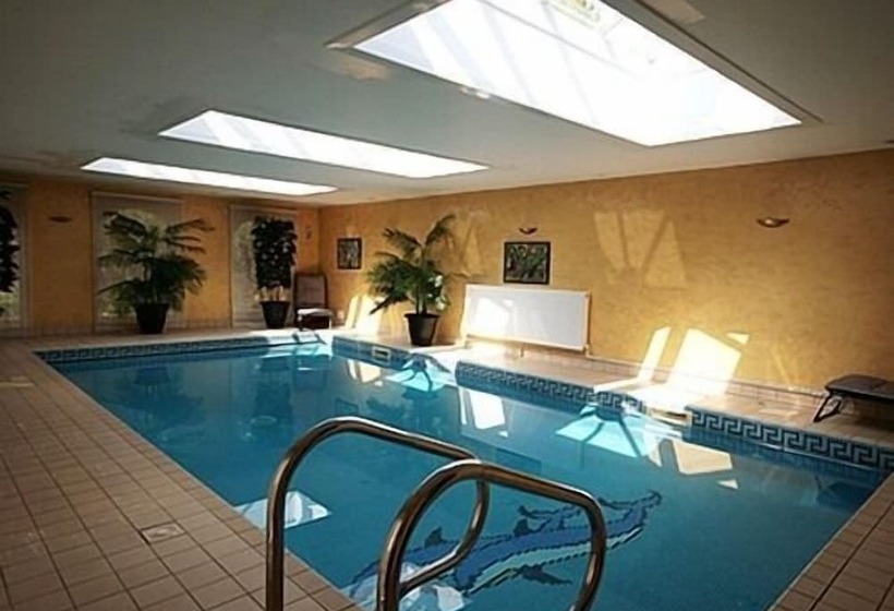 פנסיון Dunmow Guesthouse