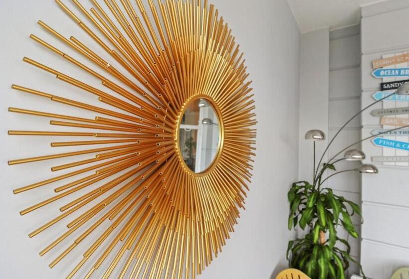 مبيت وإفطار Beach Front Guest House