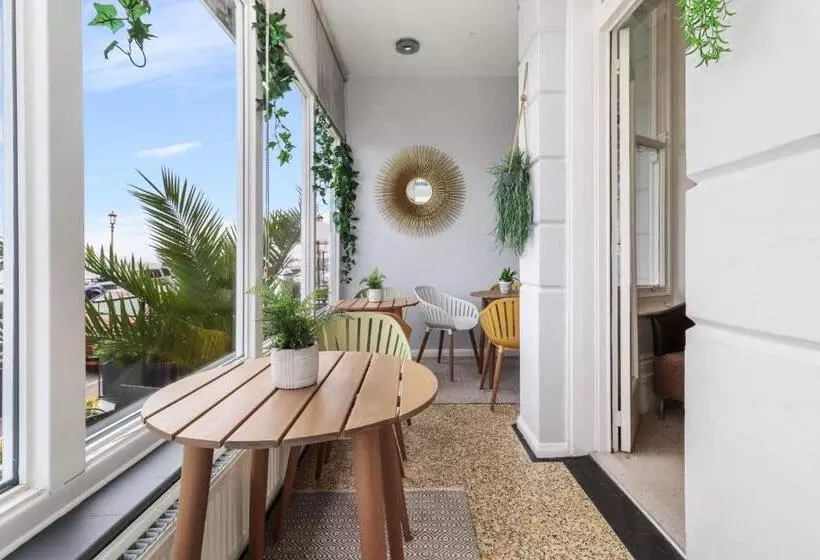 ベッドアンドブレックファースト Beach Front Guest House