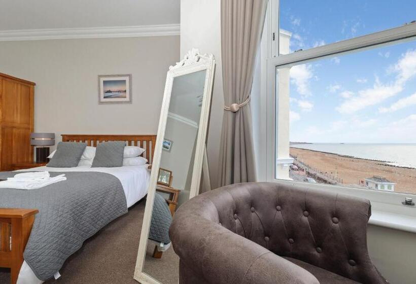 مبيت وإفطار Beach Front Guest House