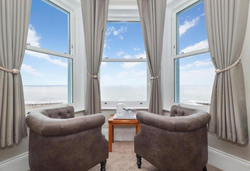 مبيت وإفطار Beach Front Guest House