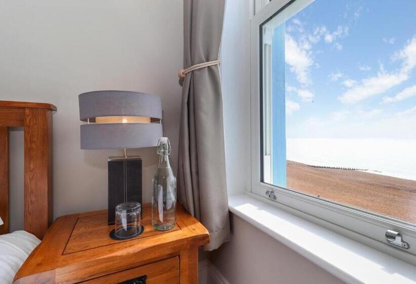 مبيت وإفطار Beach Front Guest House