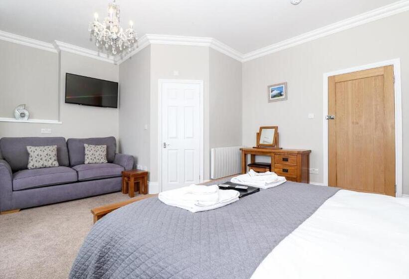 مبيت وإفطار Beach Front Guest House