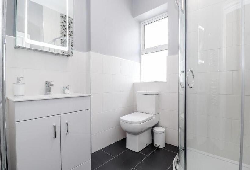 مبيت وإفطار Beach Front Guest House