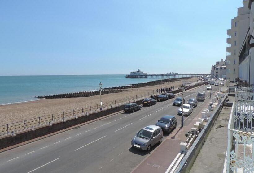 مبيت وإفطار Beach Front Guest House