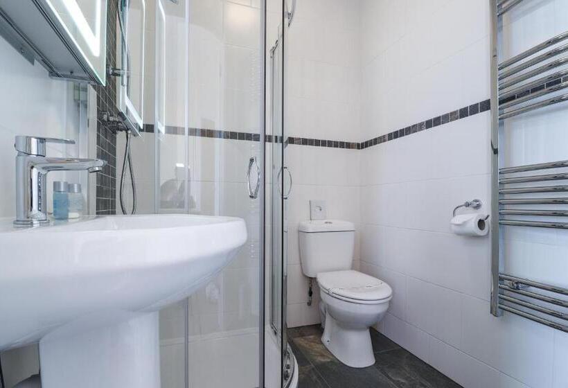 مبيت وإفطار Beach Front Guest House