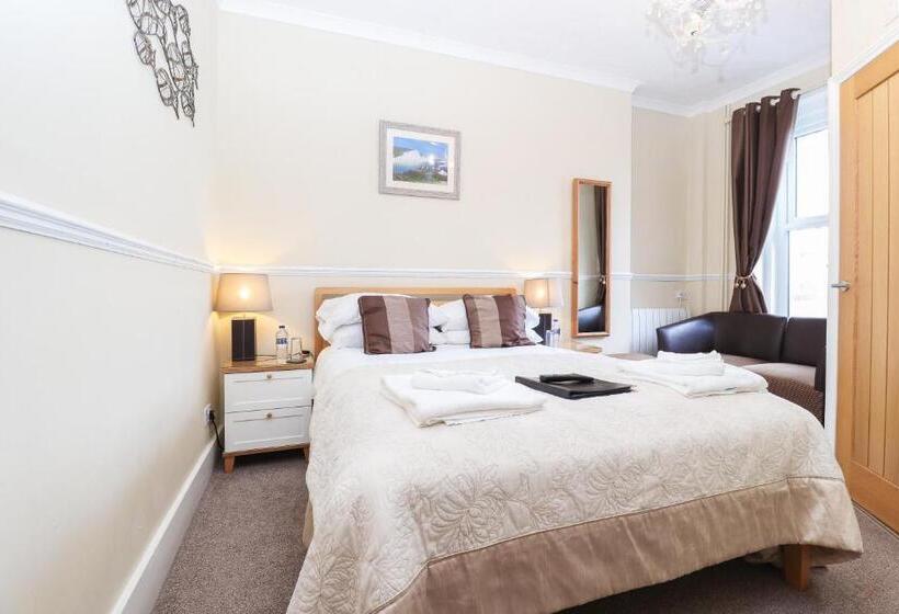 مبيت وإفطار Beach Front Guest House