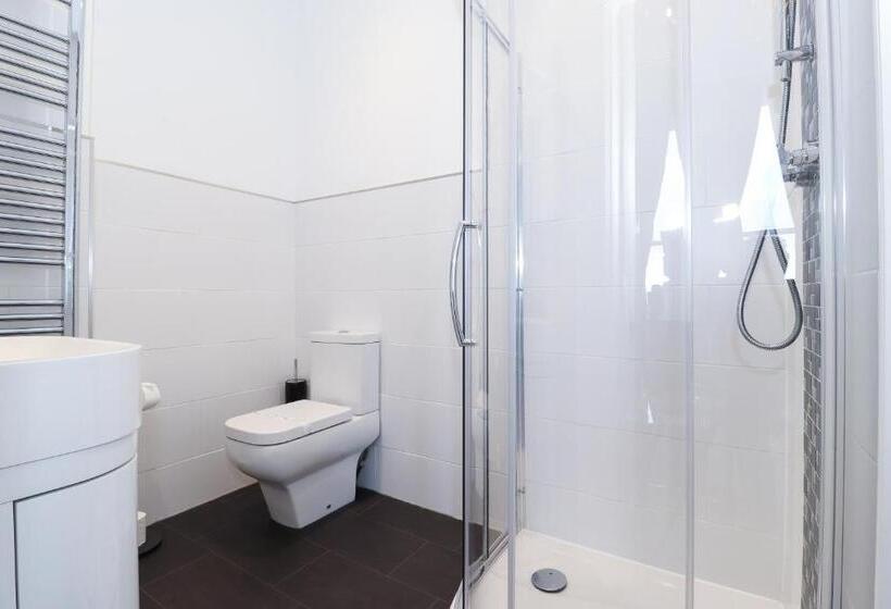 مبيت وإفطار Beach Front Guest House