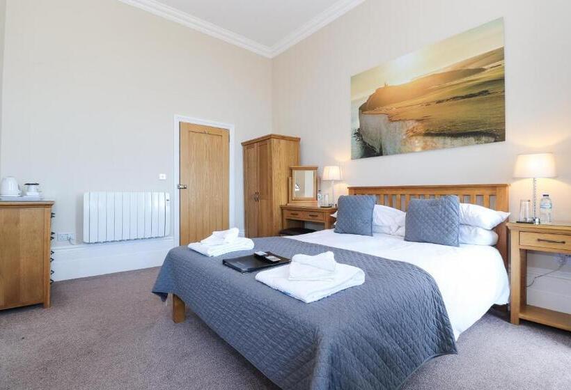 مبيت وإفطار Beach Front Guest House