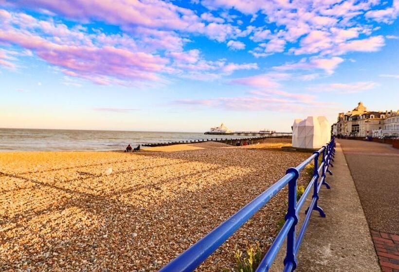 مبيت وإفطار Beach Front Guest House