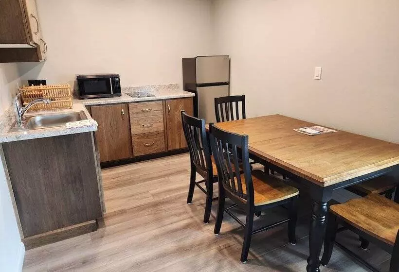 Отель Aquarius Inn