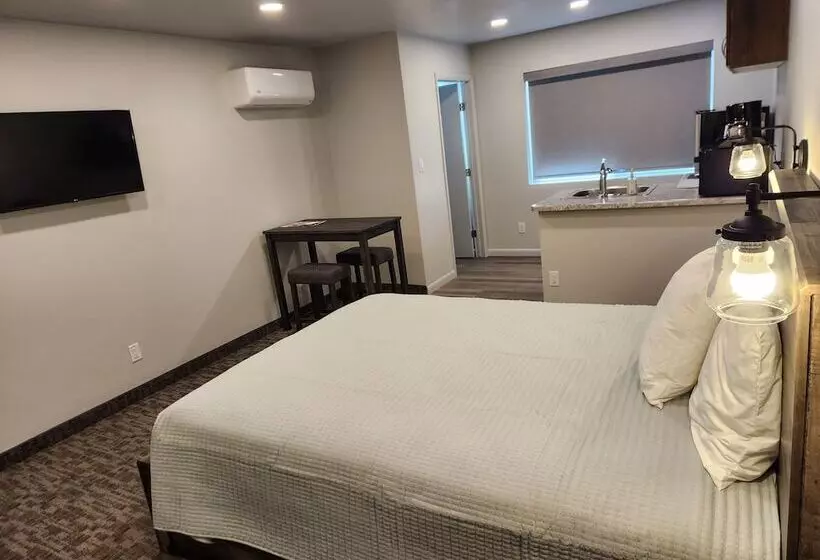 Отель Aquarius Inn