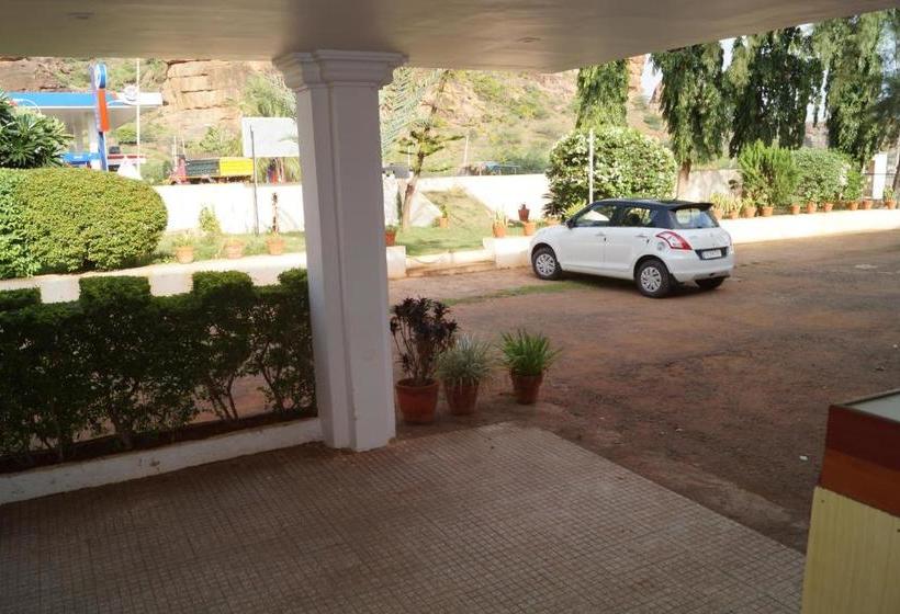 ホテル Badami Court