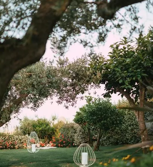 هتل Baia Delphis Resort