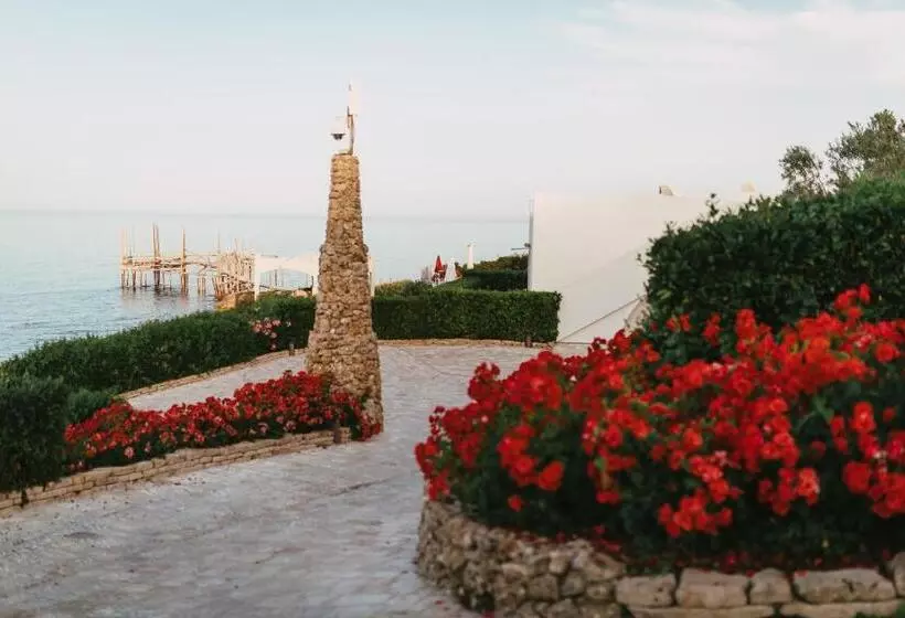 هتل Baia Delphis Resort