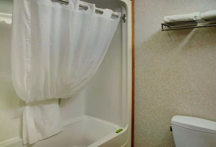 فندق Coast Fort St John