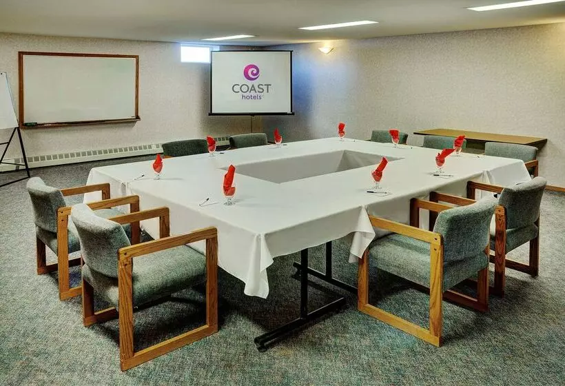 فندق Coast Fort St John