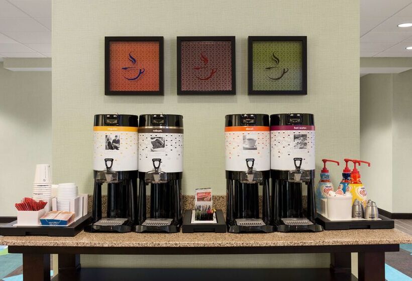 فندق Hampton Inn Fairmont