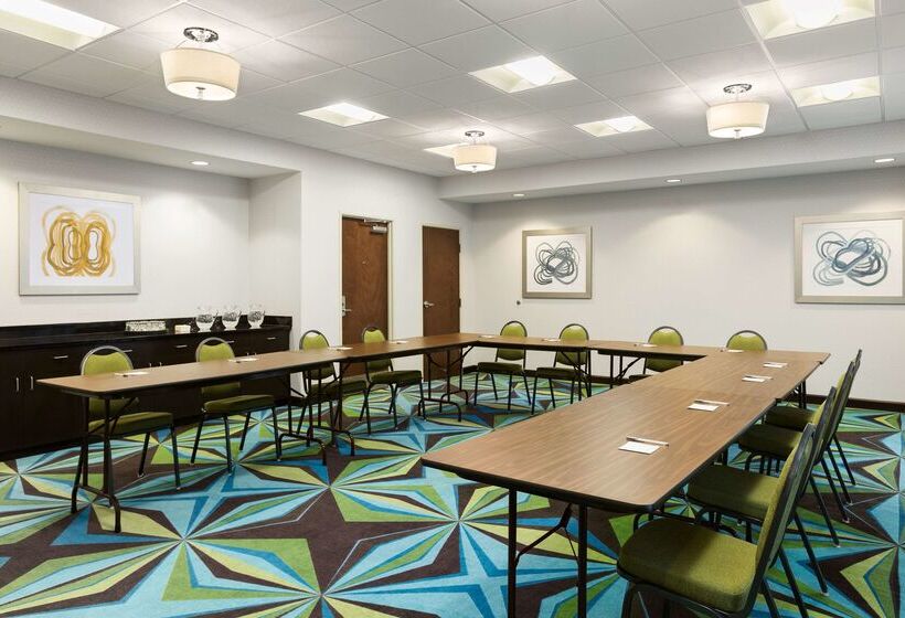 فندق Hampton Inn Fairmont